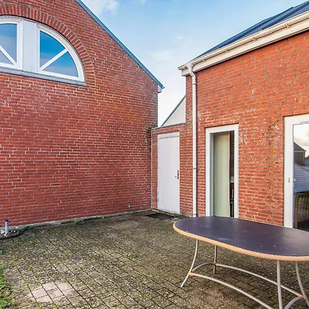 6 Person In Romo-by Traum * Sønderby