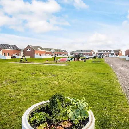 6 Person In Romo-by Traum * Sønderby