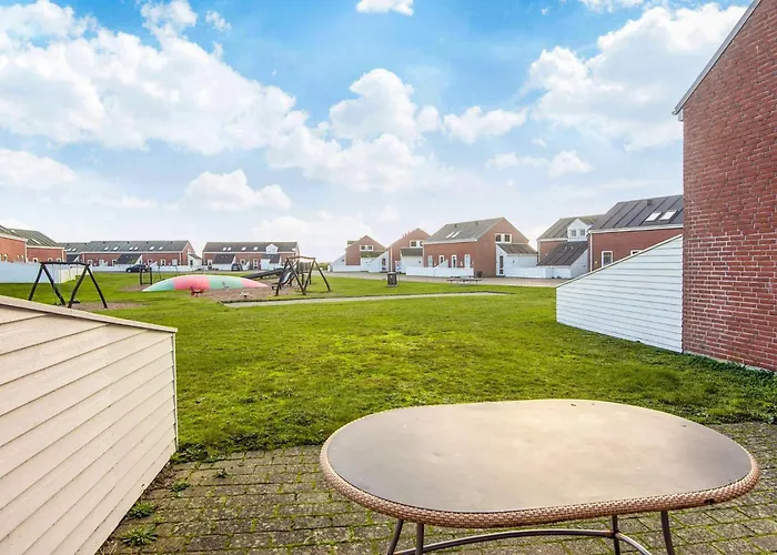 6 Person In Romo-by Traum Sønderby