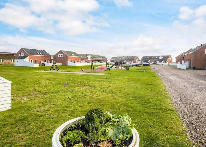 6 Person In Romo-by Traum * Sønderby